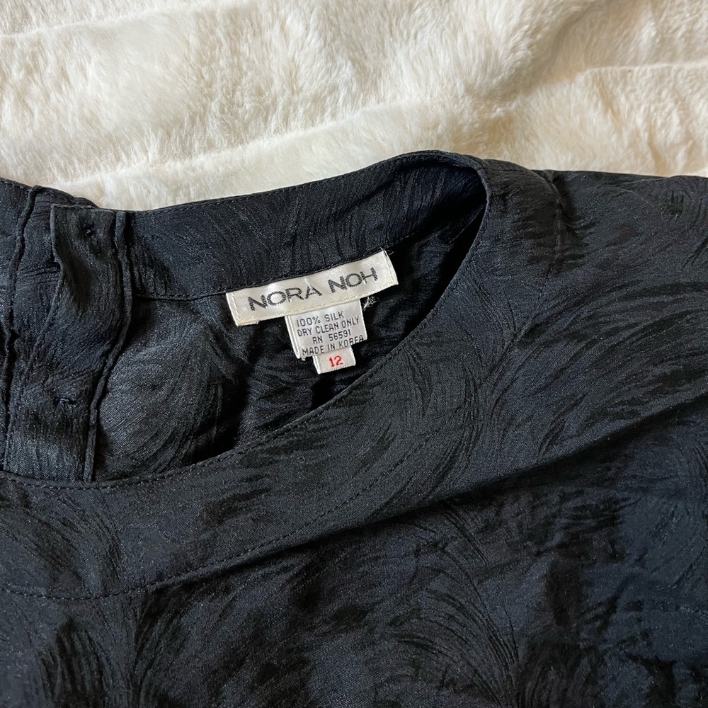 VTG Norah Noh 80s Black 100% Silk Asymmetrical Cinched Side Abstract Tunic Top